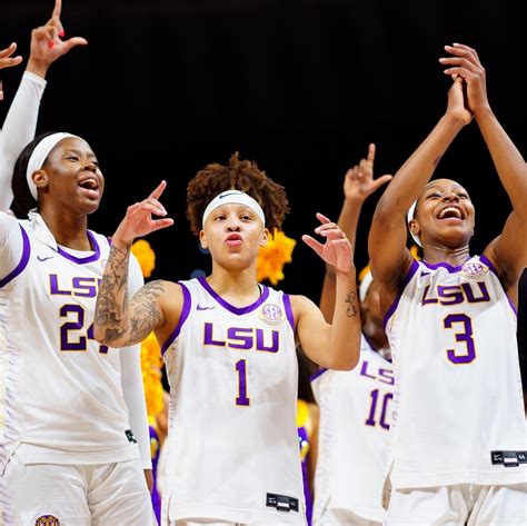 Lsu ladies basketball - Nov 3, 2023 · LSU’s official X account posted a video of the reveal and the ladies’ reactions to the facility’s enhanced amenities on Oct. 31. The new space is decked out in the university’s colors ...